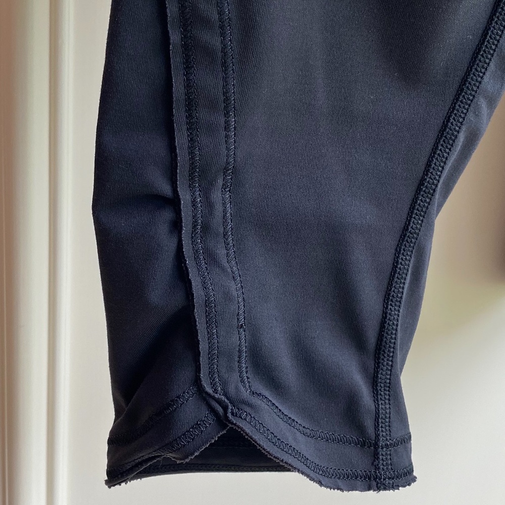 Lululemon Cropped Pants - Size 6 - Picture 7 of 10